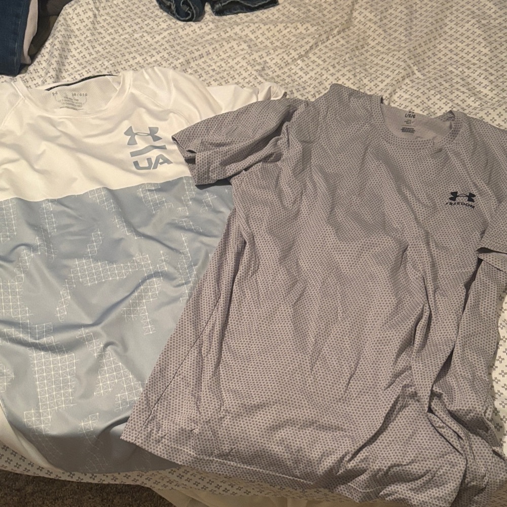 Under Armour Men's Blue and Gray Short Sleeve Tees Large